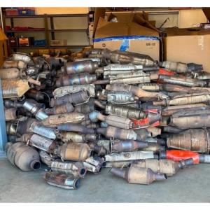 Unwashed Catalytic Converter Metal Scrap for Automotive Recycling