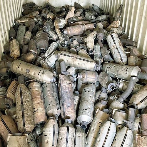 Wholesale Price Metal Scrap Catalytic Converters Grade HMS Flake 10kg Car Accessories