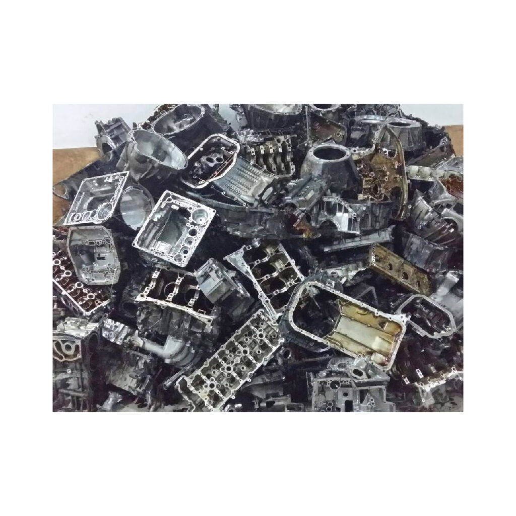 Clean aluminum engine scrap in bulk supply for metal processing plants