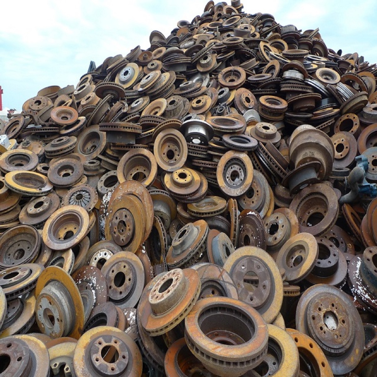Cheap Used Rail Cast Iron Scrap 99% Fe Content High Quality Wholesale in Bulk 5000 Tons Supply - Image 2